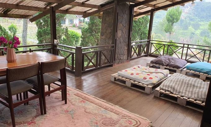 Pasirjambu Station Balnéaire | 168 m² Résidence de vacances ∙ 4 chambres ∙ 13 personnes