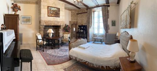Auray Appartement | 16th Century Manoir du Belvedere - central, unique, historical, with all modern amenities