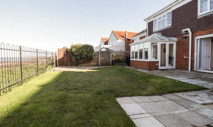Birchington Maison | 17 St Magnus Close