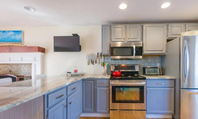 Mashpee Maison | 17 Woodland Avenue Mashpee Cape Cod - - The Cape Escape