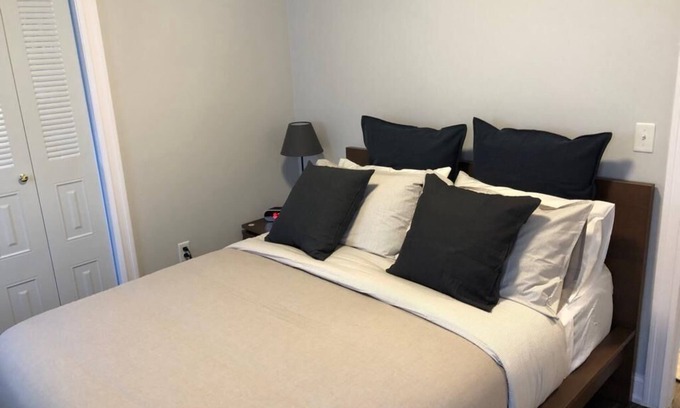 Industry Appartement | 1703 1D · Exceptionnel 1bed Apt / 20 min à NYC-Parking Dispo