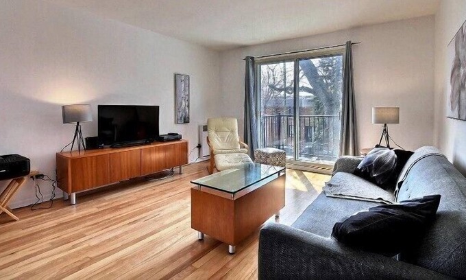 Longue-Pointe Appartement | # 176 Grand, Impeccable et lumineux appartement