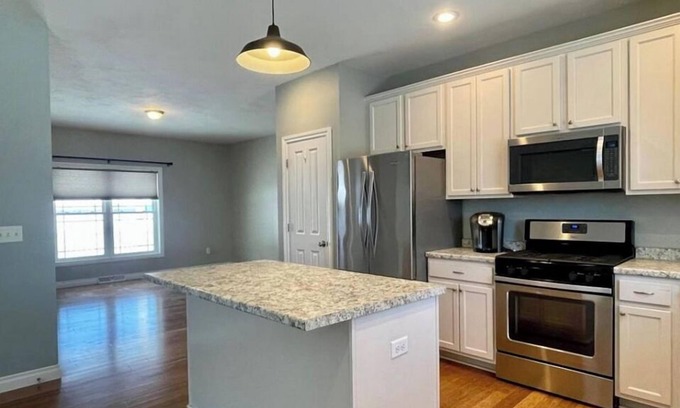 Clayville Maison | 1787 Holman City Road