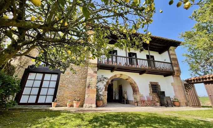 San Vicente de la Barquera Maison | 17th century mansion, Finca STYLISH HOST, sea views...