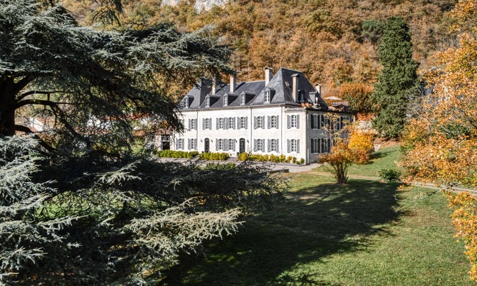 Siradan Maison | 17th Century French chateau in the foothills of The Pyrénées