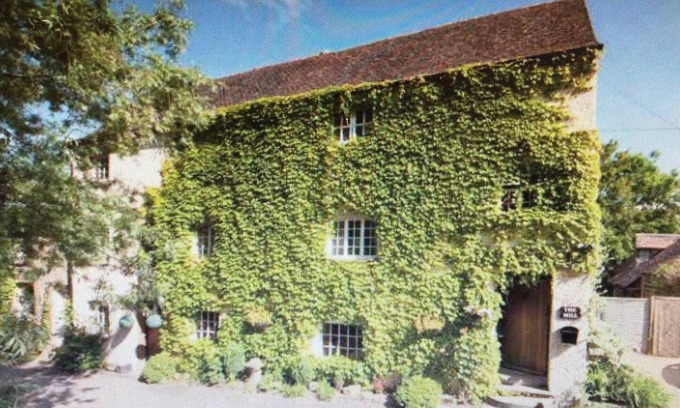 Sedgeberrow Maison | 17th Century Watermill