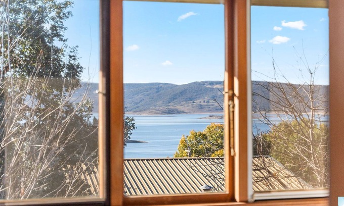 Jindabyne Maison | 18 Kurrajong St - 3BR l Pet Friendly l Central Location l Air-Con