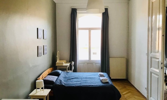 Nepszinhaz negyed Station Balnéaire | 18 m² Chambre privée ∙ 1 chambre ∙ 2 personnes