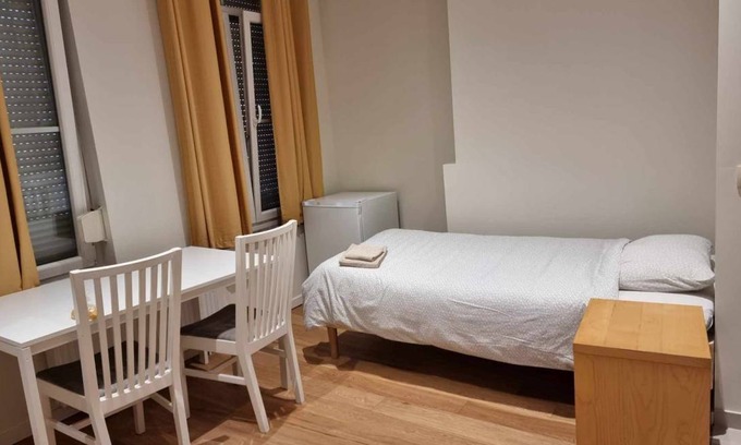 Quartier Midi-Lemonnier - Zuid-Lemonnierwijk Station Balnéaire | 18 m² Chambre privée ∙ 1 chambre ∙ 1 personne