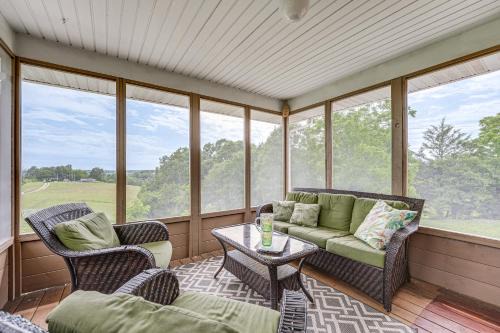 Omaha Maison | 18 Mi to Table Rock Lake Pet-Friendly Ozark Home!