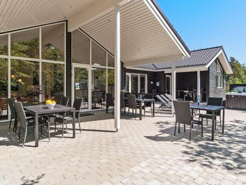 Torup Strand Maison | 18 person holiday home in Fjerritslev