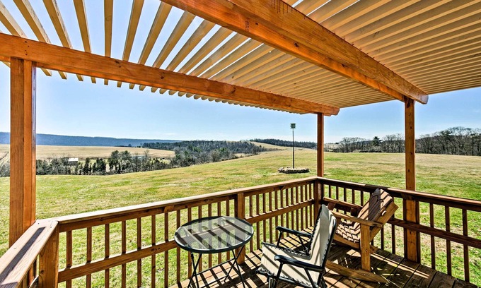 Dornsife Maison | ‘The Lodge’ Klingerstown Home sur 180 Acre Farm!