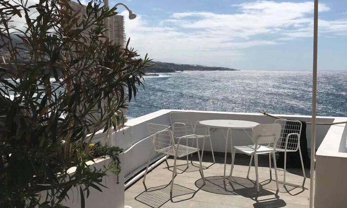Punta del Hidalgo Maison | Terrasses à 180 ° avec vue sur la mer, spacieuses, centre de Punta Hidalgo, paradis de la randonnée