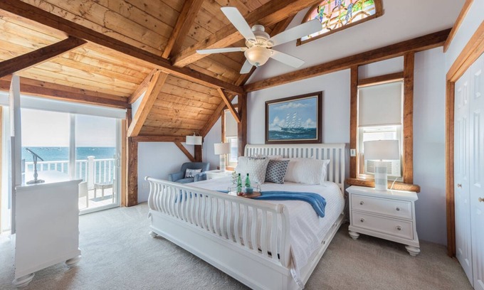 Nahant Maison | Panoramic Ocean Views and Private BEACH! Near Salem/Boston ❤️