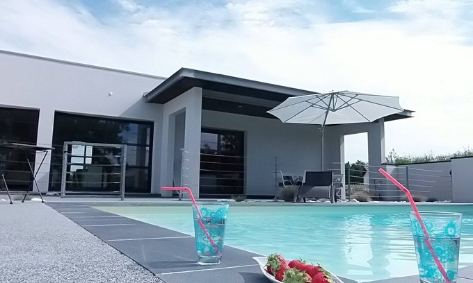 La Brede Villa | 180 m2 au coeur des vignes, villa architecte,luxe et calme avec piscine chauffée