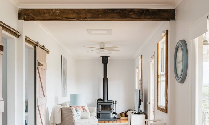 Parkesbourne Maison | 1830's Kippilaw-Renovated Shearers Quarters
