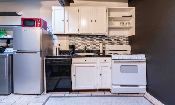 Washington Square West Appartement | 1918 Duplex with Character City Center