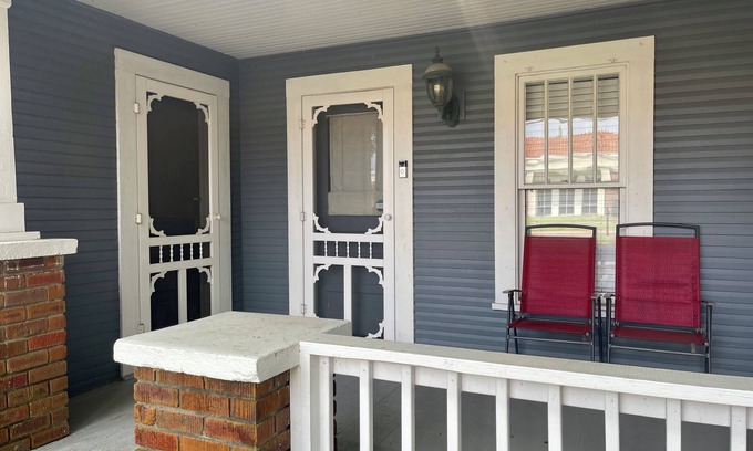 Poplarville Maison | 1920's Craftsman Cottage - 3BR You're Gonna Love This Place! Across from PRCC.