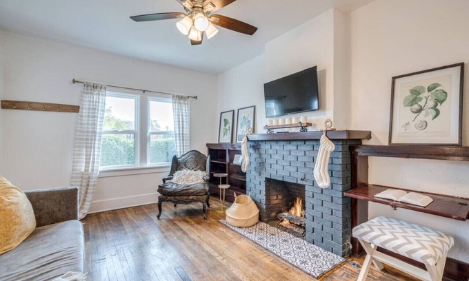 Tucson Villa | 1926 Historic Duplex / Near U of A / 1 BR 1 BA