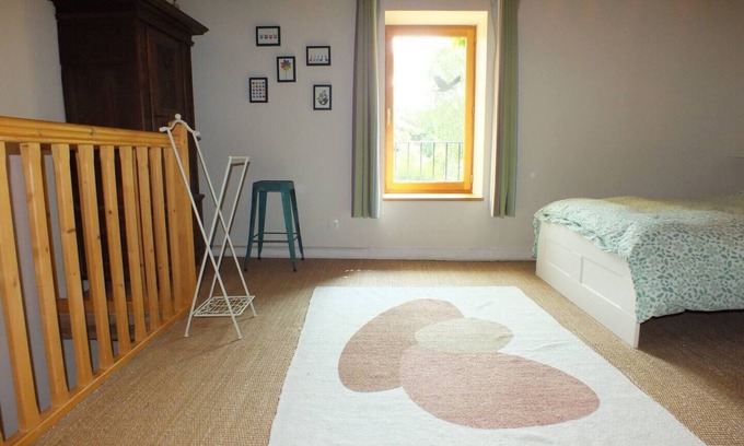 Etivey Cottage | Quaint lodge with WiFi in charming XIIIth Century Farm in Étivey Wine Country