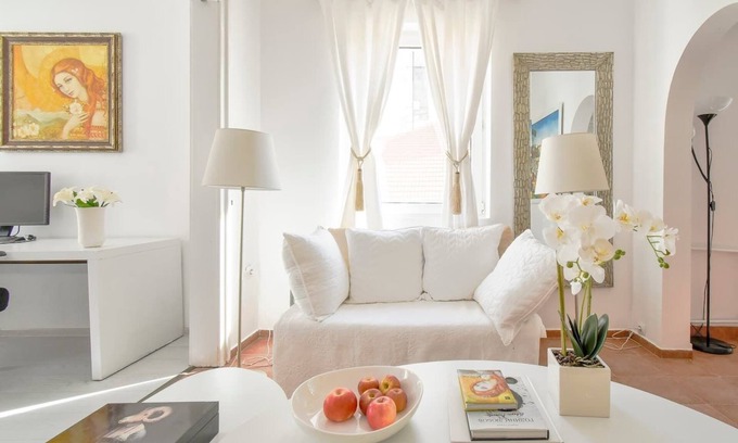 Sofia City Center Appartement | 1BDR Studio | Vitoshka Area | Fully Equipped
