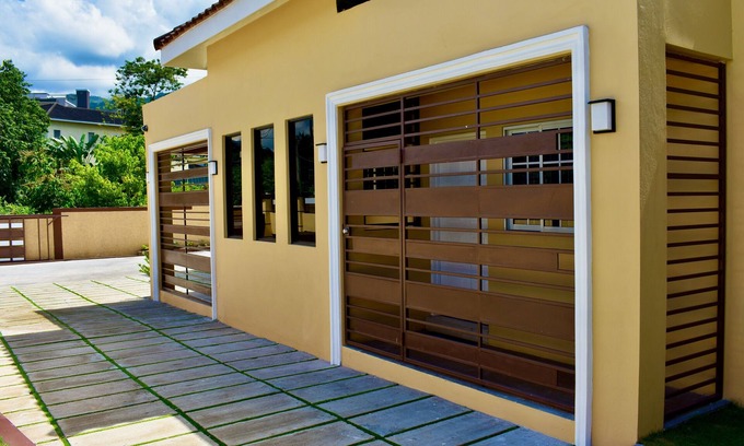 Barbican Maison | 1Bdrm, A/C, Wi-Fi, Washer & Dryer - Spacious Apt