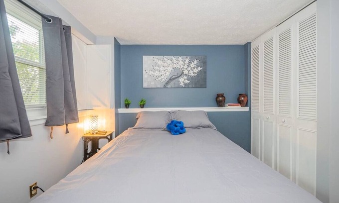 Bowie Maison | 1Bedroom Newly Renovated Basement Suite w/Parking