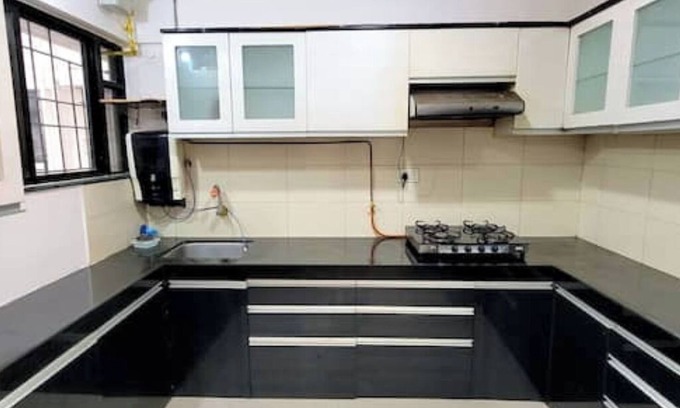 Baner Appartement | 1BHK AC Suite with Kitchen at Hi St