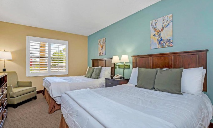 Florida Central Atlantic Coast Appartement | 1BR 2 Queens Apt-Hotel with Pool & Hot Tub, near Disney & Universal Studios!