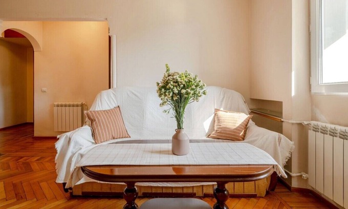 Yerevan Appartement | 1BR Apt/Balcony/ near Victory Park/by Keygo