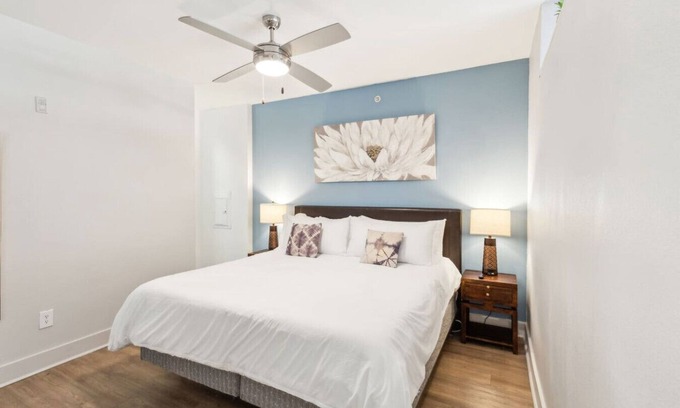 Deep Ellum Appartement | 1BR Apt with Pool, Gym, and Free Parking