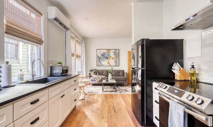 Uptown Appartement | The Etourdissante Suite - Forest Park & Local Eats