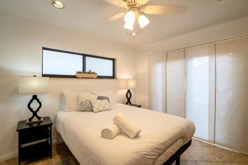 Hendricks and Venice Isles Maison | 1BR C direct on the water shared deck Free kayaks