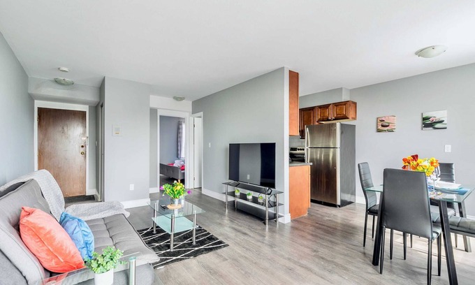 Rosedale Appartement | 1BR Glenview West Apt with Patio - Near Downtown!