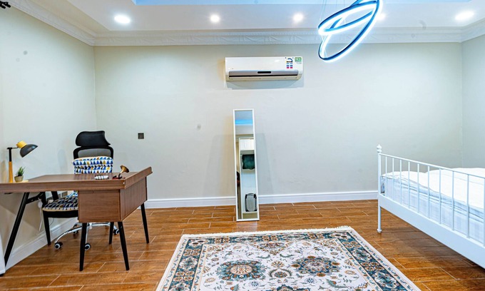 Al Khobar Appartement | 1BR I Smart Entry + Private Terrace + 65" T