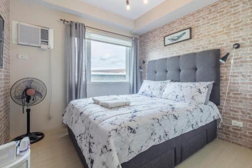Taytay Appartement | 1BR Interiored Condo with WiFi, Netflix, Hot Shower - The Hive Residences