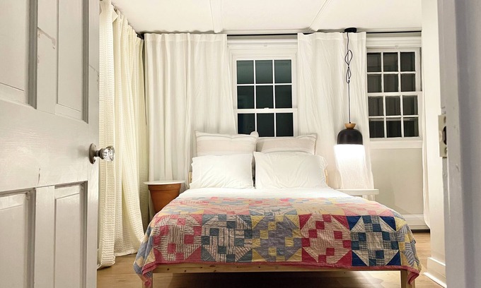 Newton Upper Falls Appartement | 1br Private Apartment Efficiency Unit Renovated Bathroom Kitchen