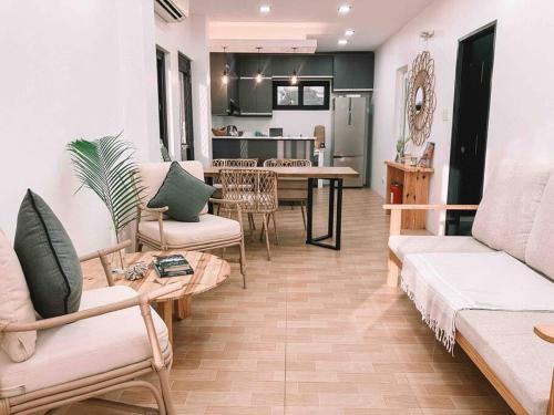 San Fernando Appartement | 1BR Tropical Penthouse for 4 guests, near beach