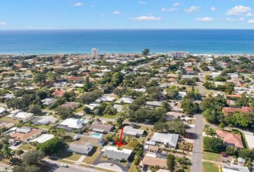 Golden Beach Maison | 1BR Venice home with private beach access - Golden Beach Haven
