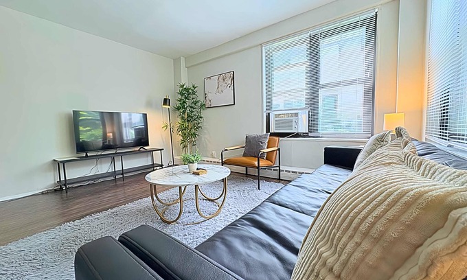 Hyde Park Appartement | 1BR with Spacious Feel & Comfort