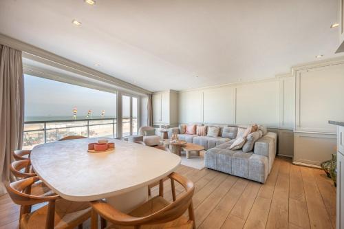 Mellet Appartement | 1e Verdiep appartement op de zeedijk in Knokke met 3 slaapkamers voor max 7 pers