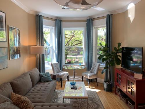 Near West Side Appartement | 1F Cozy Home in Little Italy near Downtown West Loop United Center