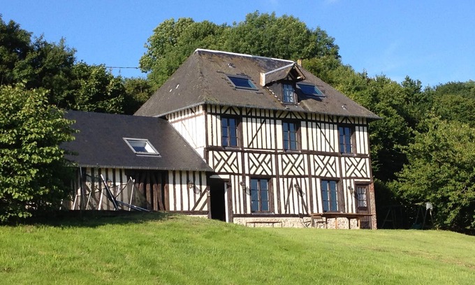 La Lande-Saint-Leger Maison | 1h30 de Paris, 20 mns de Deauville/Honfleur, la maison est un coin de Paradis
