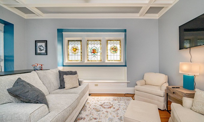Rochester Appartement | 1st floor 2-bedroom with off-street parking