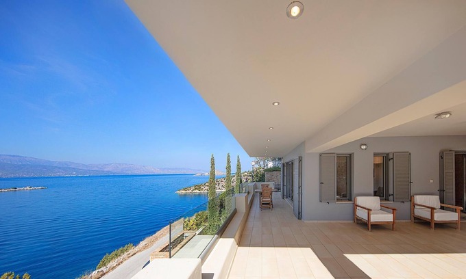 Katakali Appartement | 1st Floor at Crystal View Villa