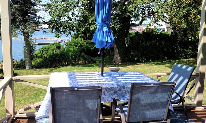 Fairhaven Appartement | 2/1 apt, 2nd FL own entrance in Fairhaven, MA, dogs ok, WiFi, Full Kitchen