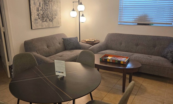 Ozona Appartement | 2/1 Waterfront Apt. Large Dock In 1 of W Florida's most desirable neighborhoods