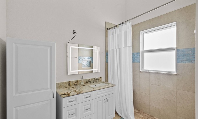 Indian River Estates Maison | 2/1 with Loft Riverside Retreat for Remote Workers- Pet Friendly in Fort Pierce