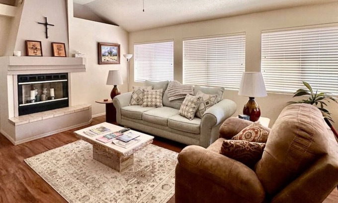 Mesilla Park Maison | 2 bd/2bth near NMSU and Memorial Medical Center