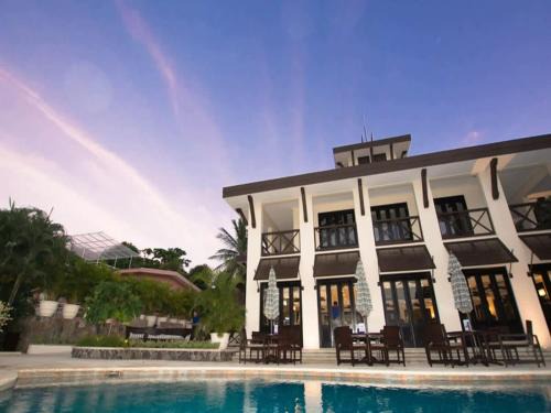 Coco Maison | 2-BD Ocean-View Condo on 3rd Floor